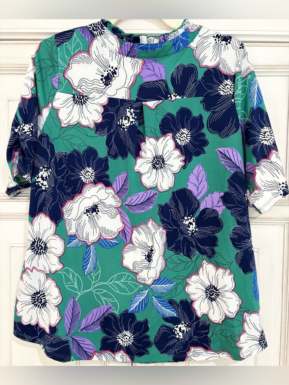WORN ONCE SZ L PerSeption Concept Teal Floral V-Neck top with Navy & White - Picture 2 of 6